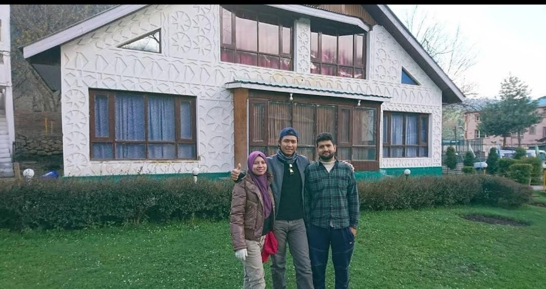 The K2 Alpine Hotell Pahalgām Eksteriør bilde